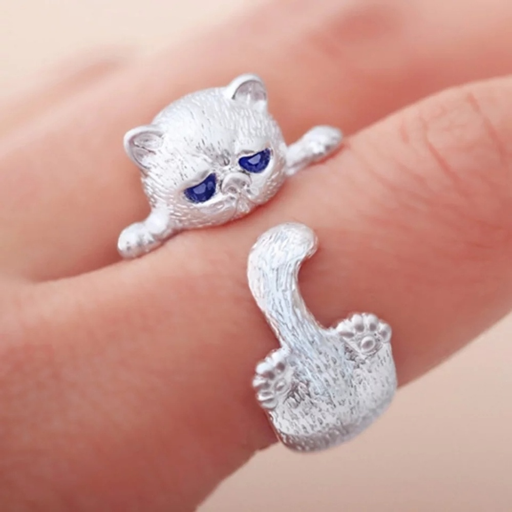 Womans Ring Blue Eyed Kitten